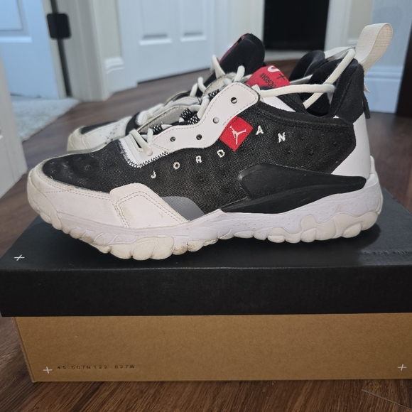 Jordan Delta 2 Mens size 9 - Picture 5 of 9